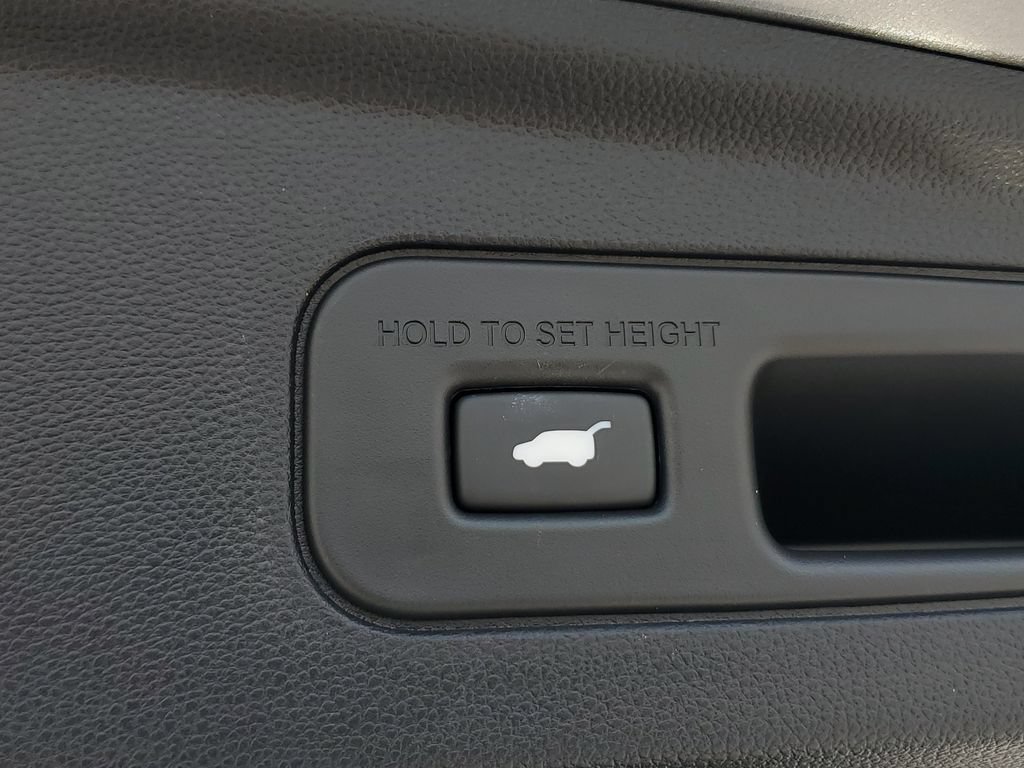 Certified 2025 Acura MDX FWD image 10