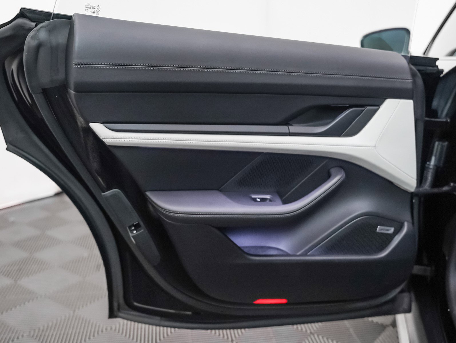 Certified 2024 Porsche Taycan GTS w/ Premium Package (P6U) image 25