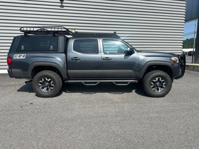 Used 2020 Toyota Tacoma SR AWD/4WD image 4