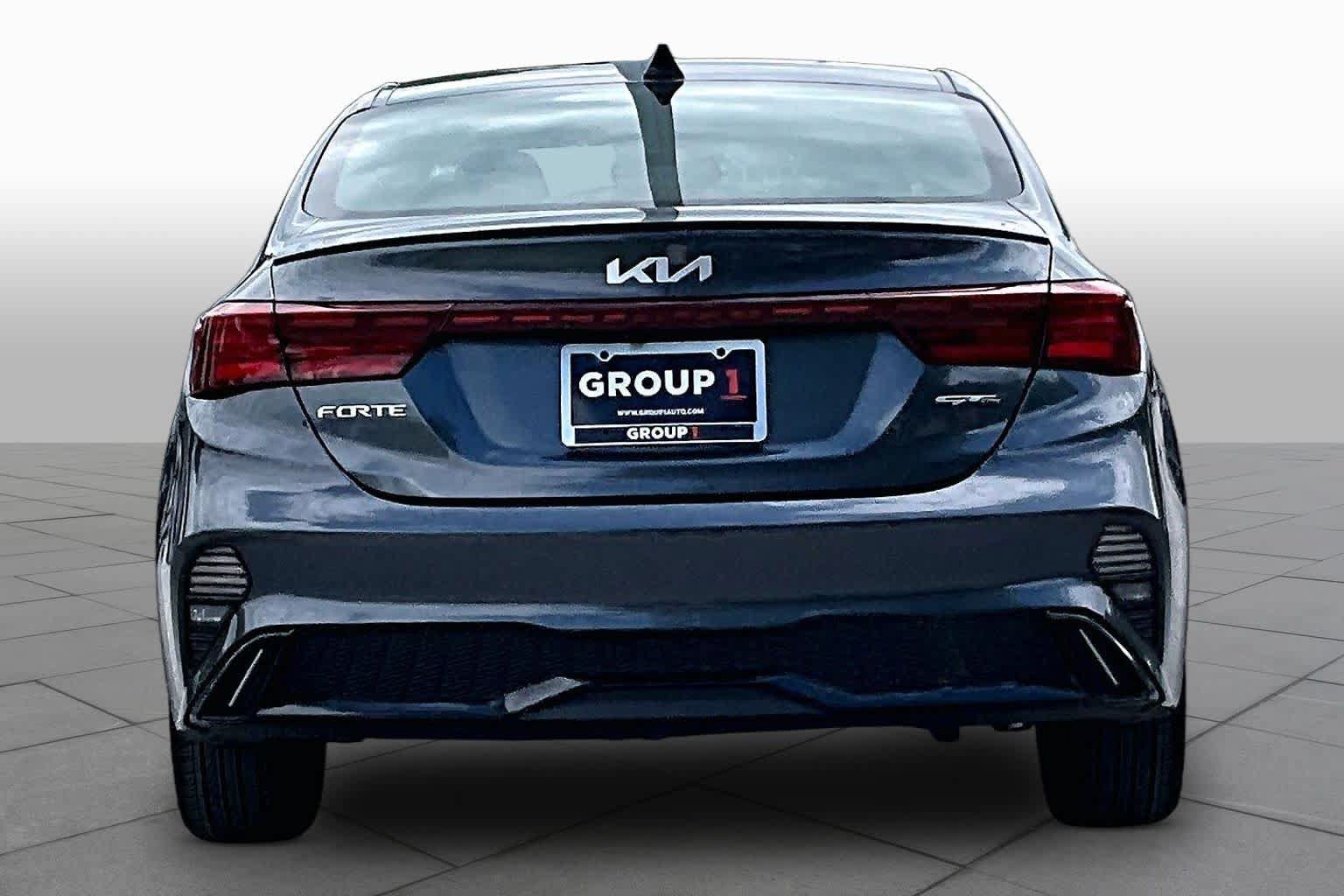 Used 2023 Kia Forte GT-Line w/ GT-Line Premium Package FWD image 5
