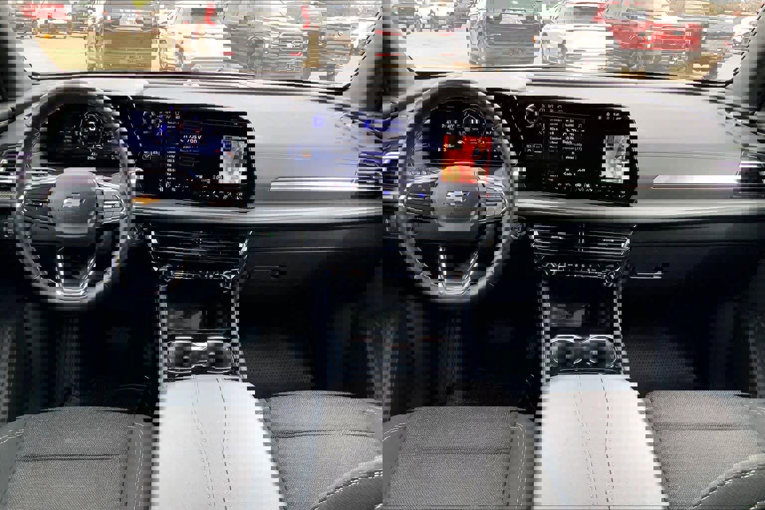 Used 2025 Chevrolet Traverse LT image 15