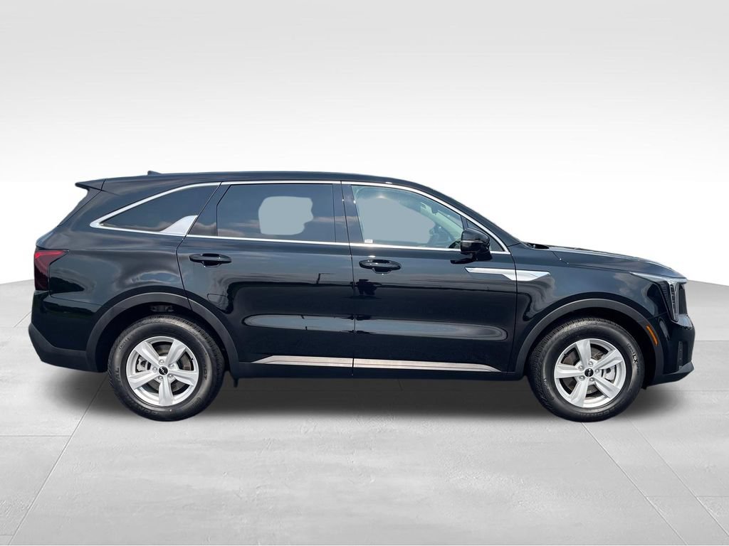 Used 2026 Kia Sorento LX FWD image 6