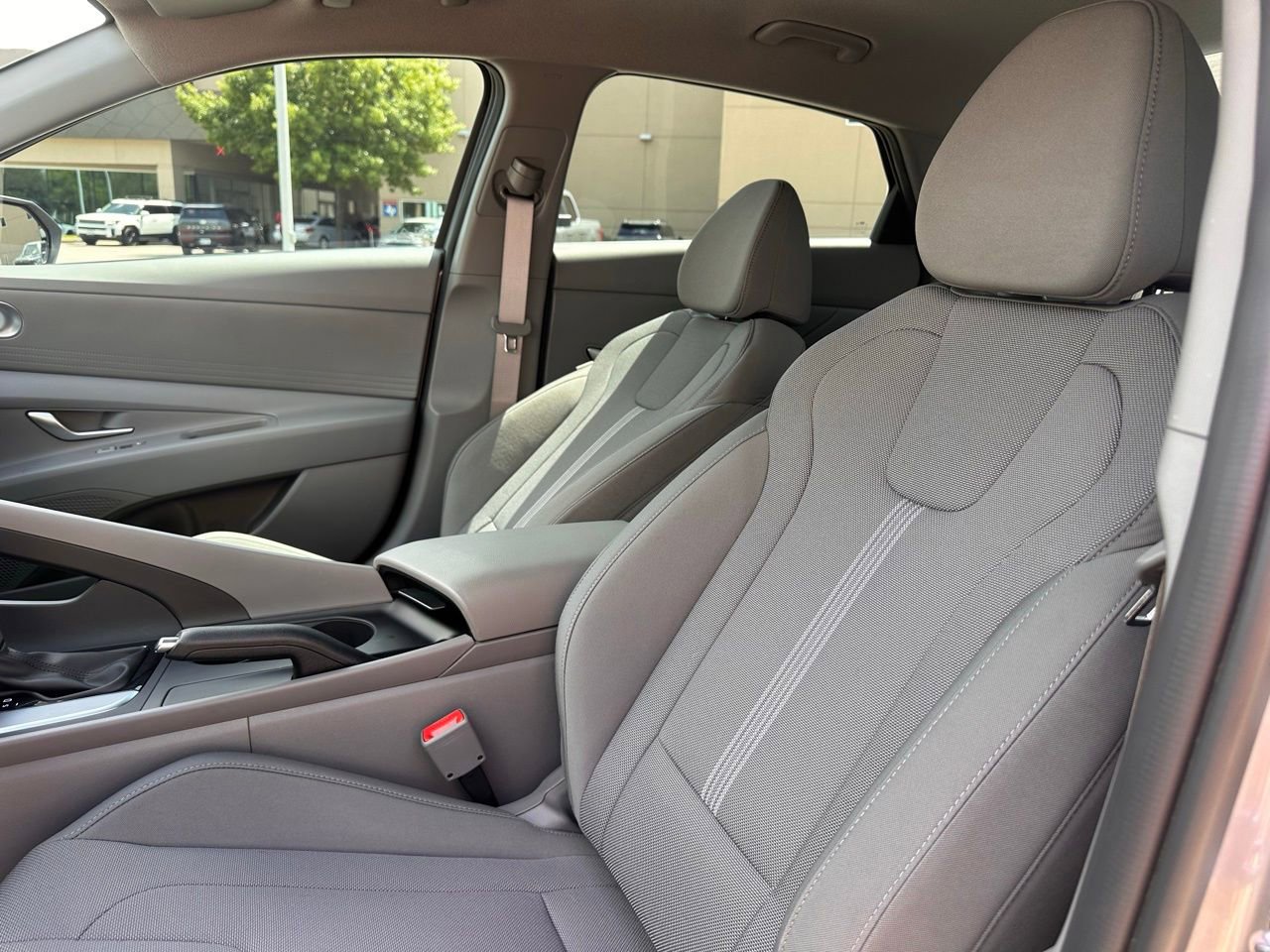 Certified 2026 Hyundai Elantra SE FWD image 19