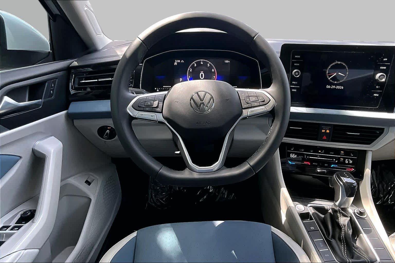 Used 2026 Volkswagen Jetta SE FWD image 6