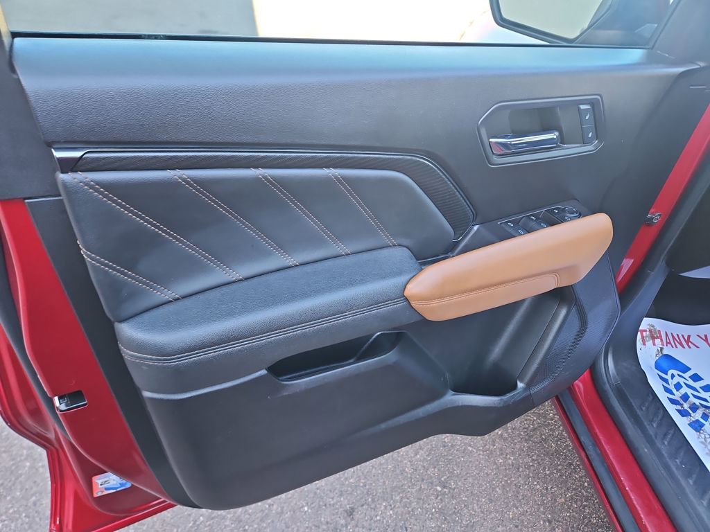 Used 2024 GMC Canyon AT4 w/ Technology Package AWD/4WD image 10