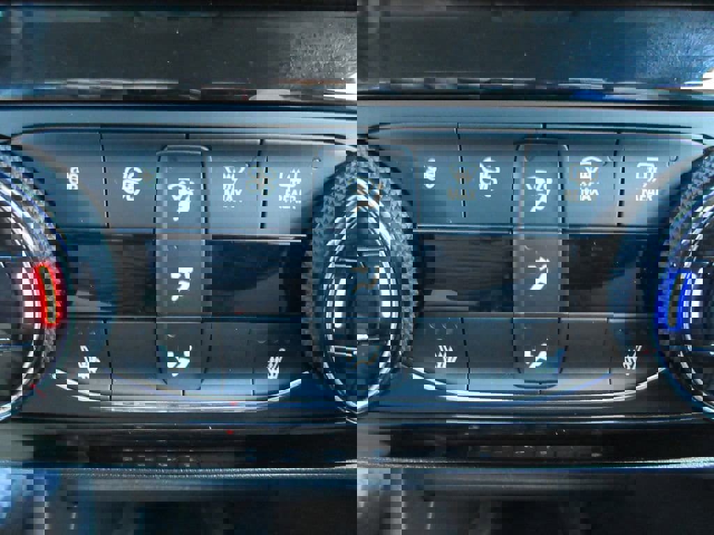 Used 2022 Buick Encore GX Select w/ Sport Touring Package image 31