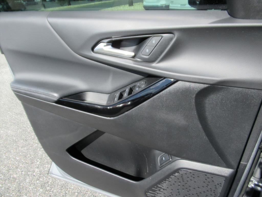 Used 2025 Chevrolet Equinox LT w/ Convenience Package II image 27