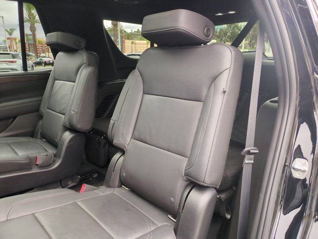 Used 2022 Chevrolet Tahoe Z71 w/ Luxury Package AWD/4WD image 27