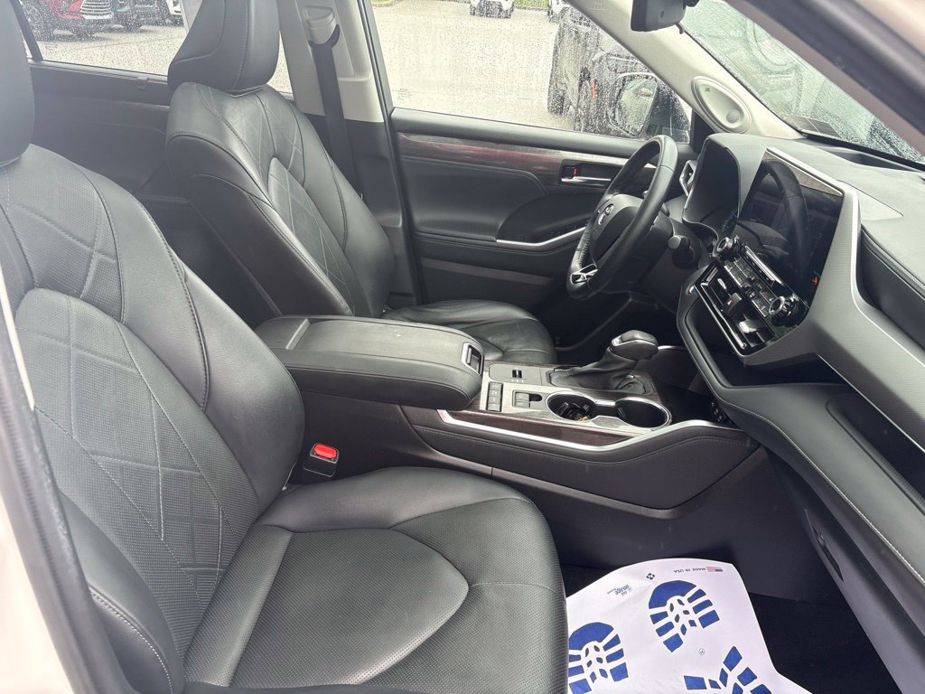 Used 2021 Toyota Highlander Platinum AWD/4WD image 28