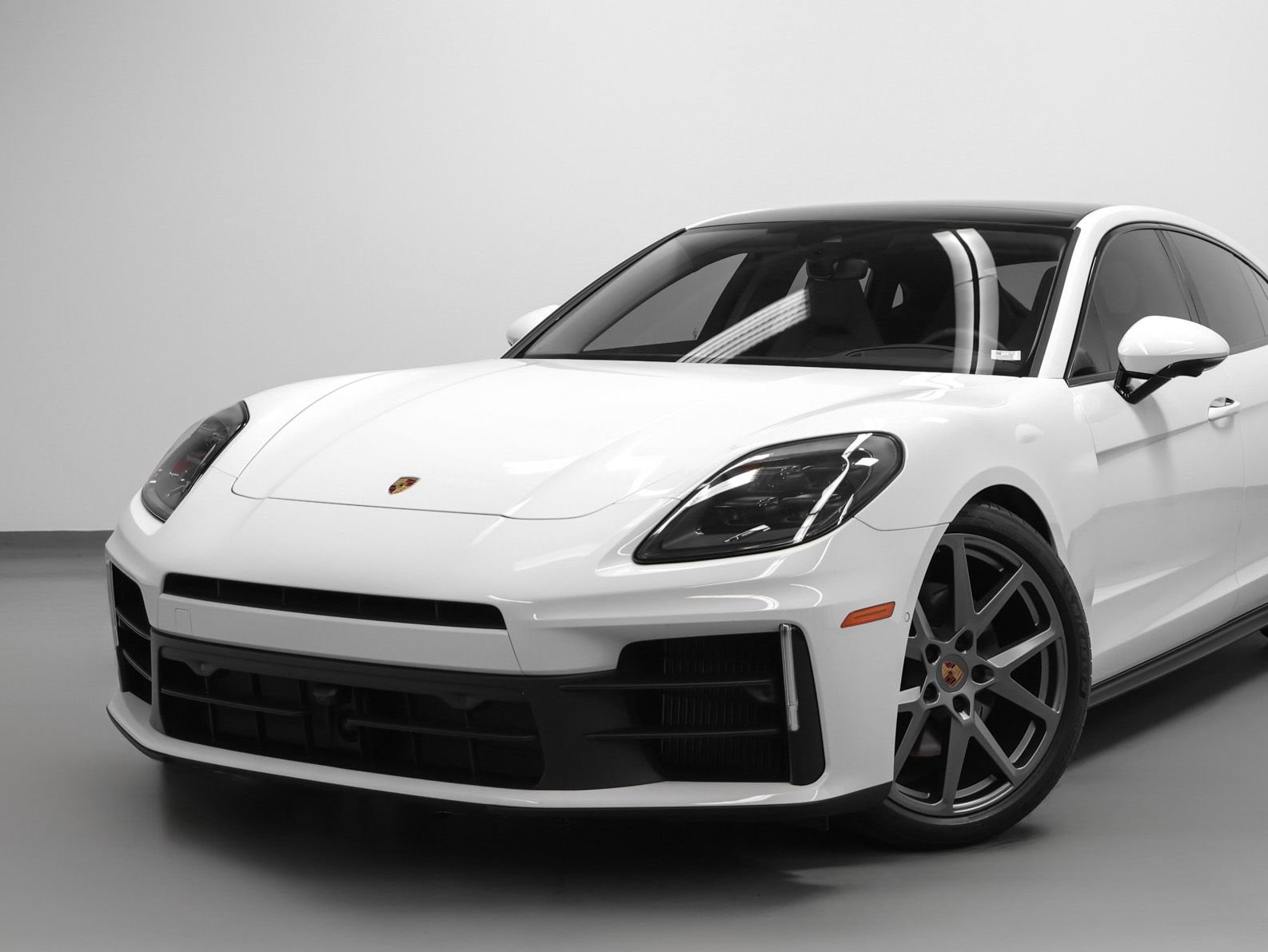 Certified 2025 Porsche Panamera 4 AWD/4WD image 7