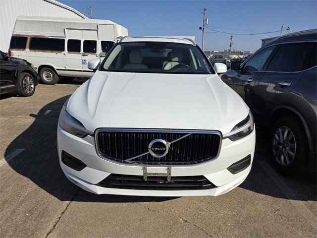 Used 2021 Volvo XC60 T5 Momentum image 2