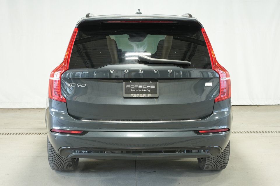 Used 2022 Volvo XC90 T8 R-Design w/ Advanced Package image 10
