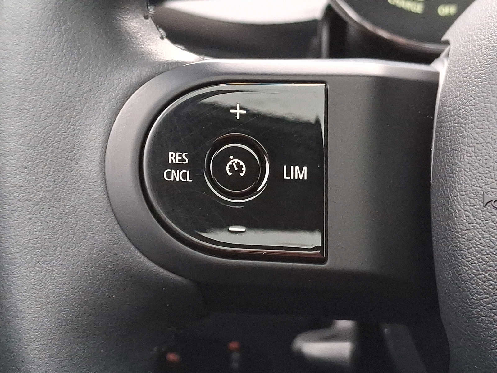 Certified 2024 MINI Cooper SE image 19