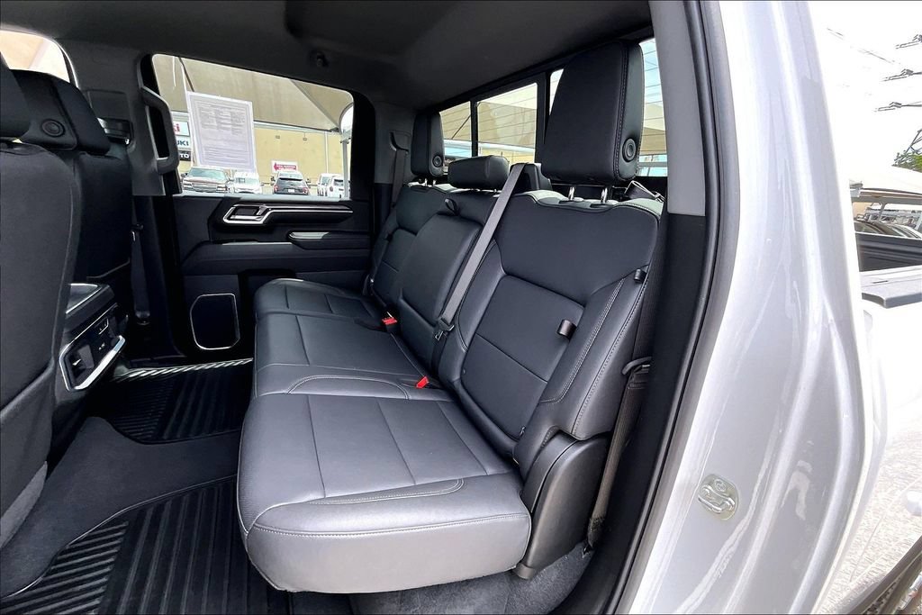 Used 2025 Chevrolet Silverado 2500 LTZ w/ LTZ Convenience Package AWD/4WD image 37