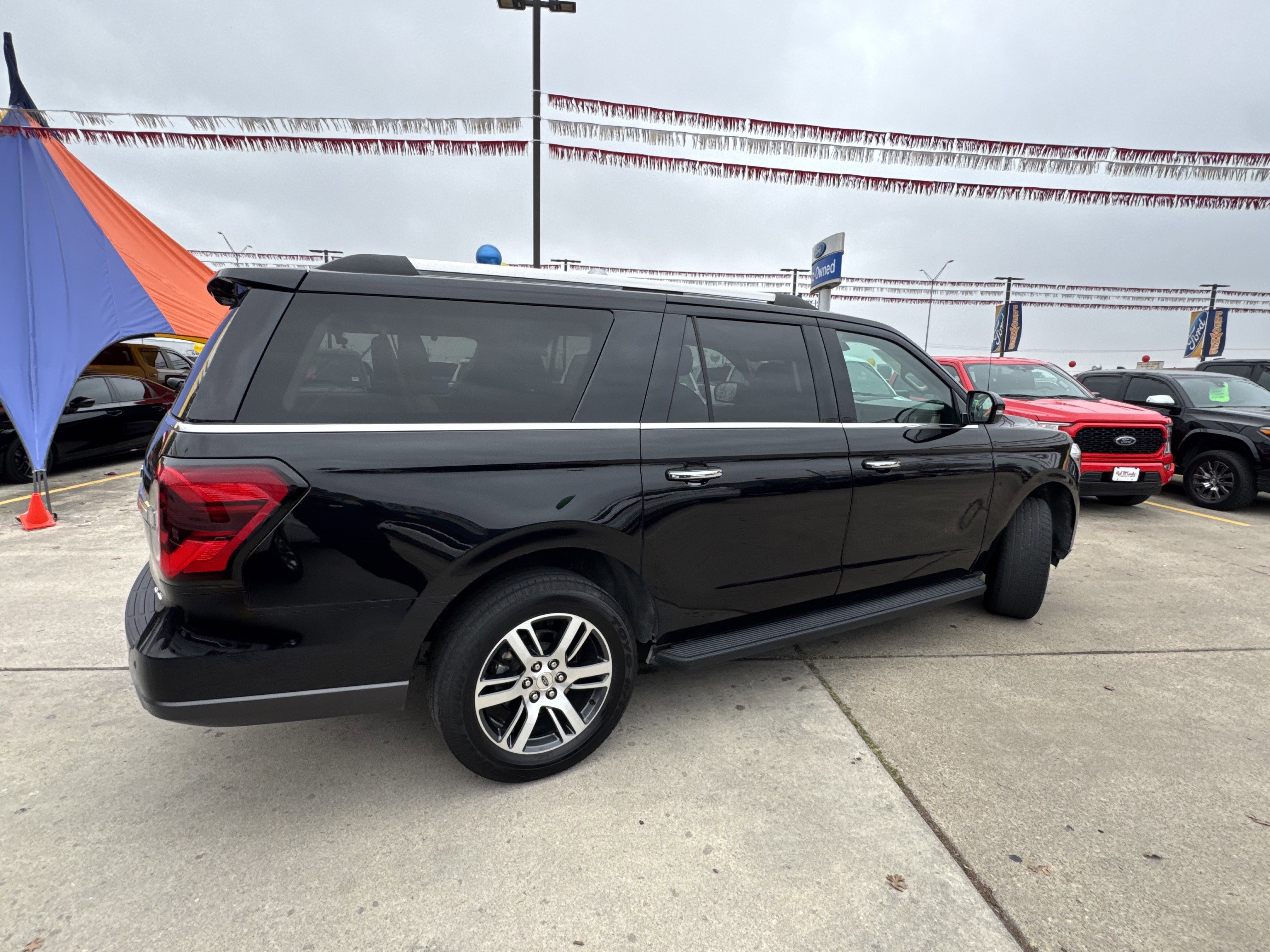 Used 2024 Ford Expedition Max Limited image 5