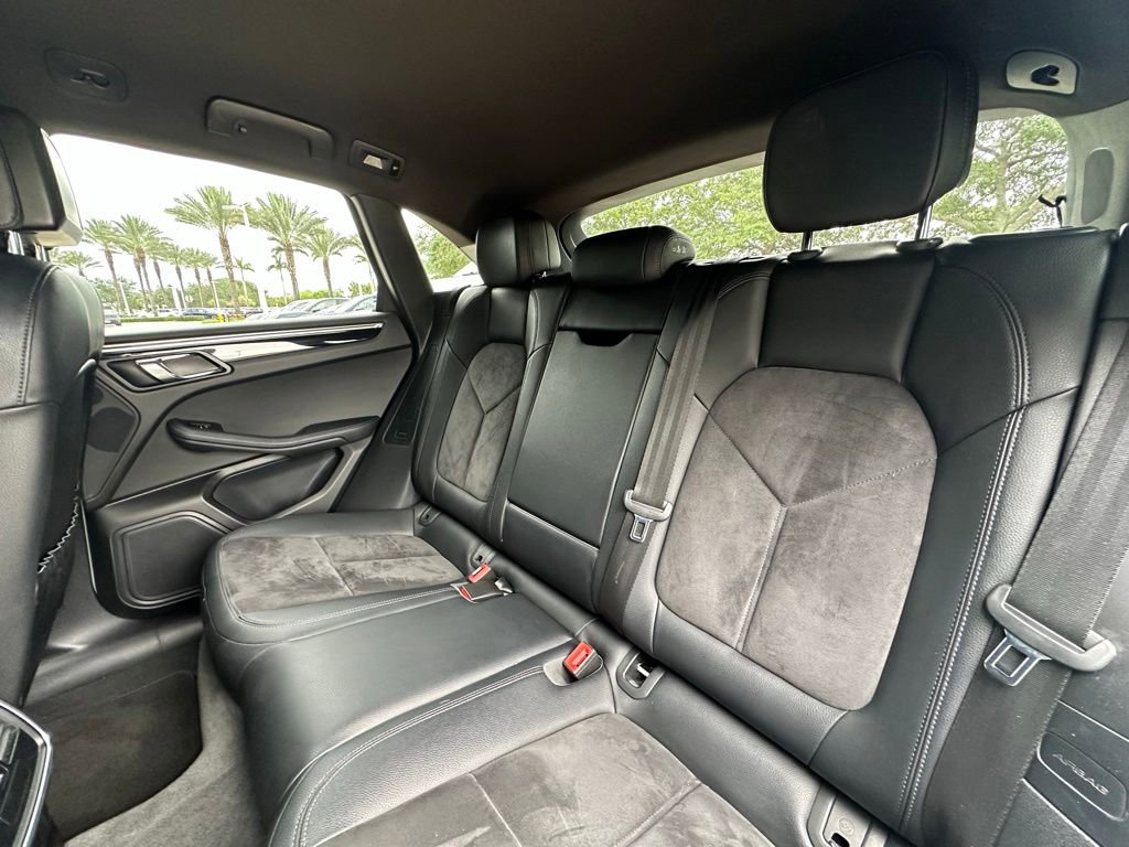 Certified 2017 Porsche Macan AWD/4WD image 35