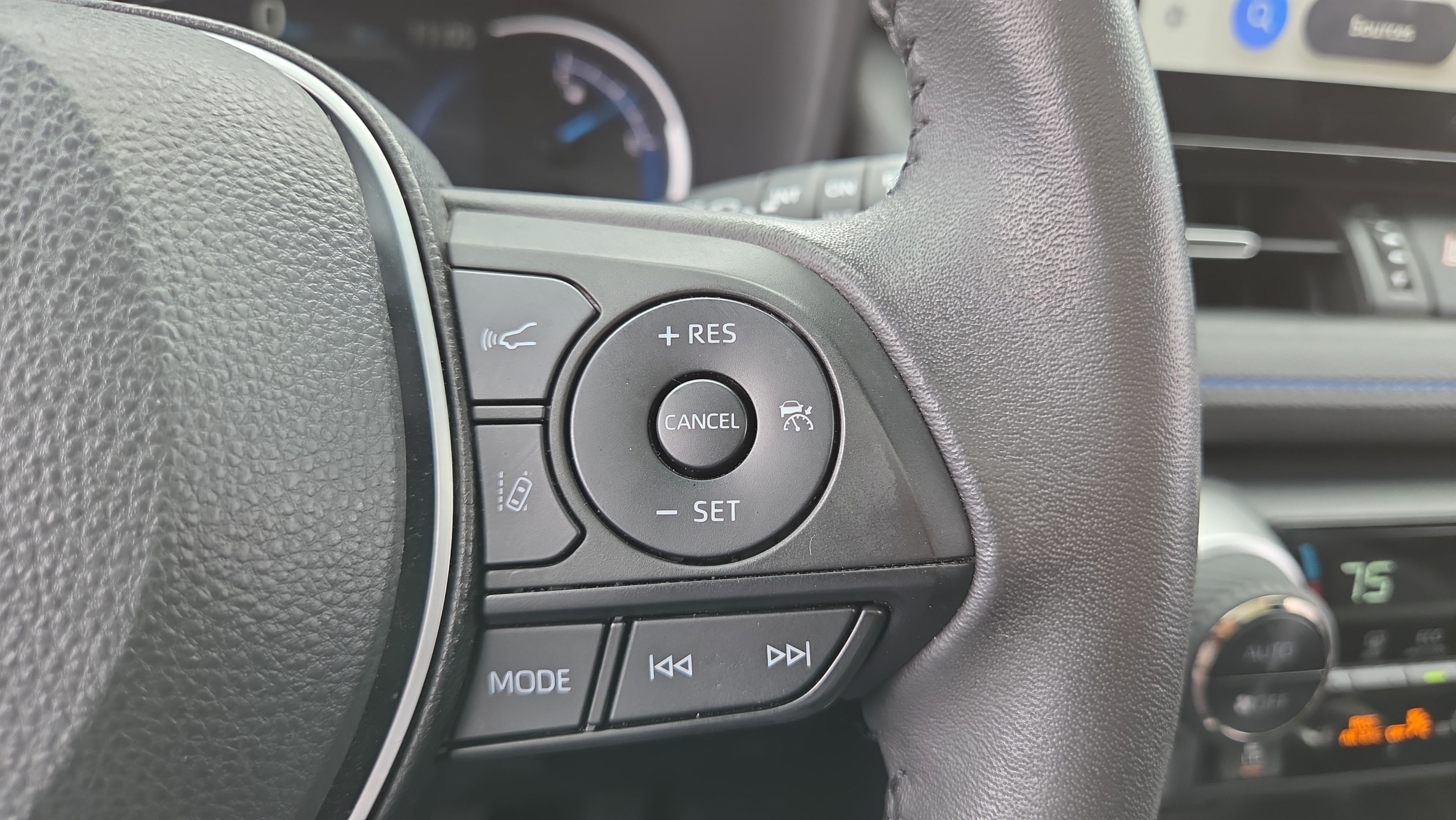 Used 2023 Toyota RAV4 XSE AWD/4WD image 23