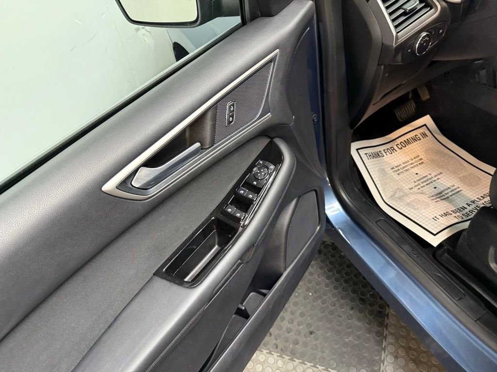 Used 2019 Ford Edge SEL image 22
