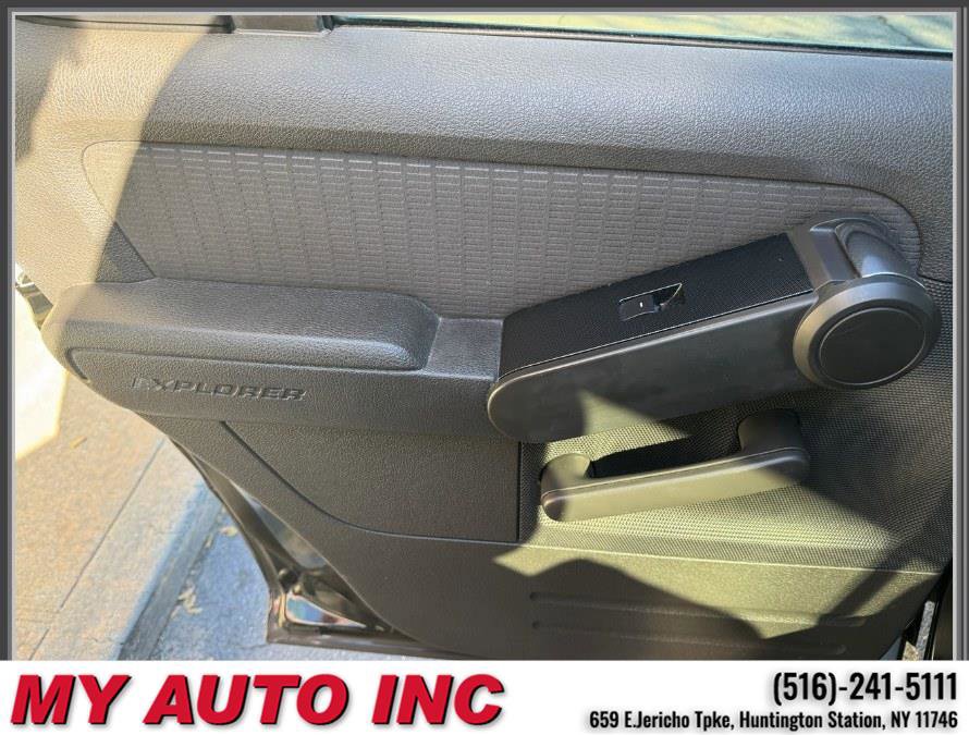 Used 2010 Ford Explorer Sport Trac XLT image 33