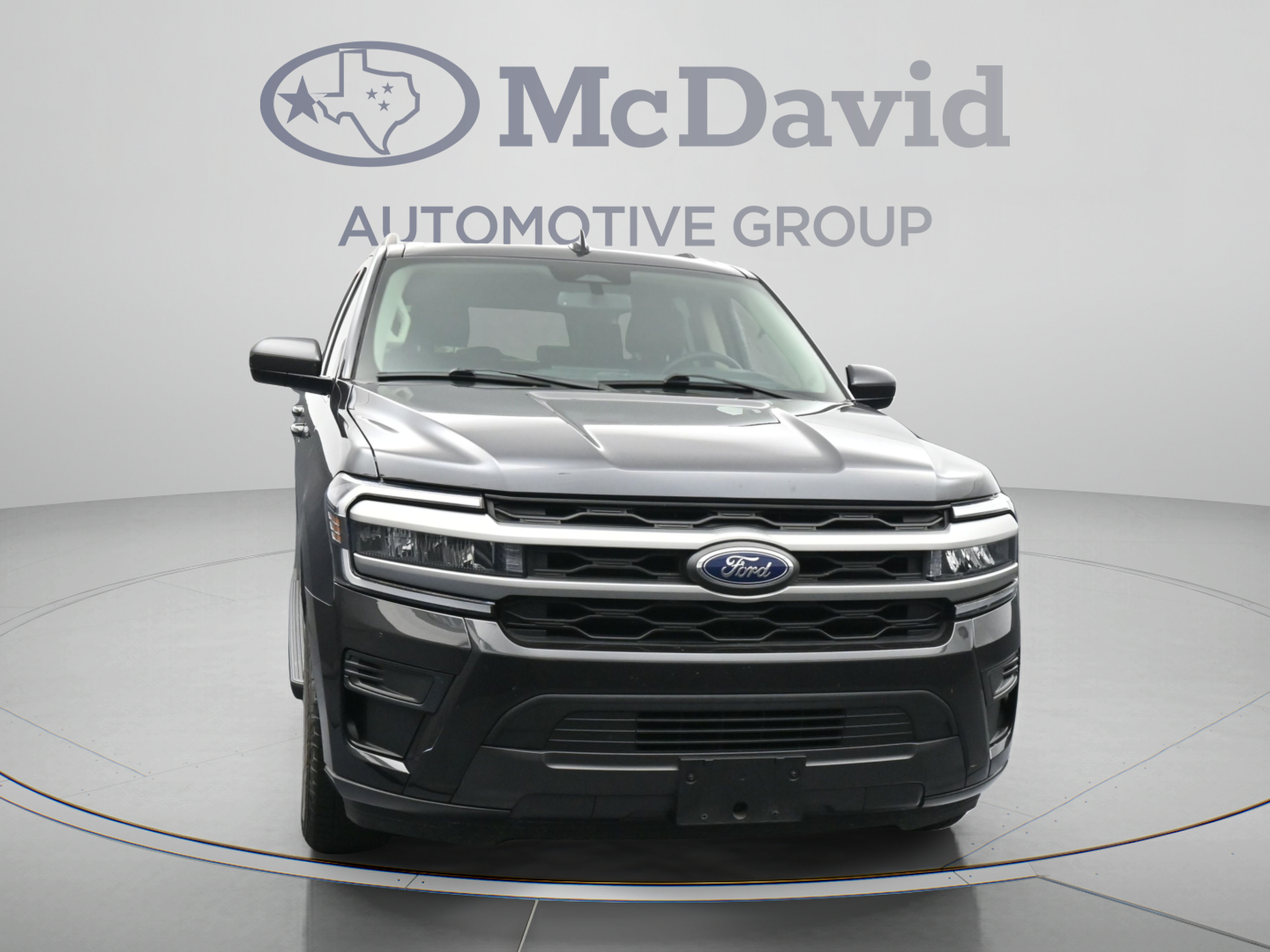 Used 2024 Ford Expedition XLT RWD image 2