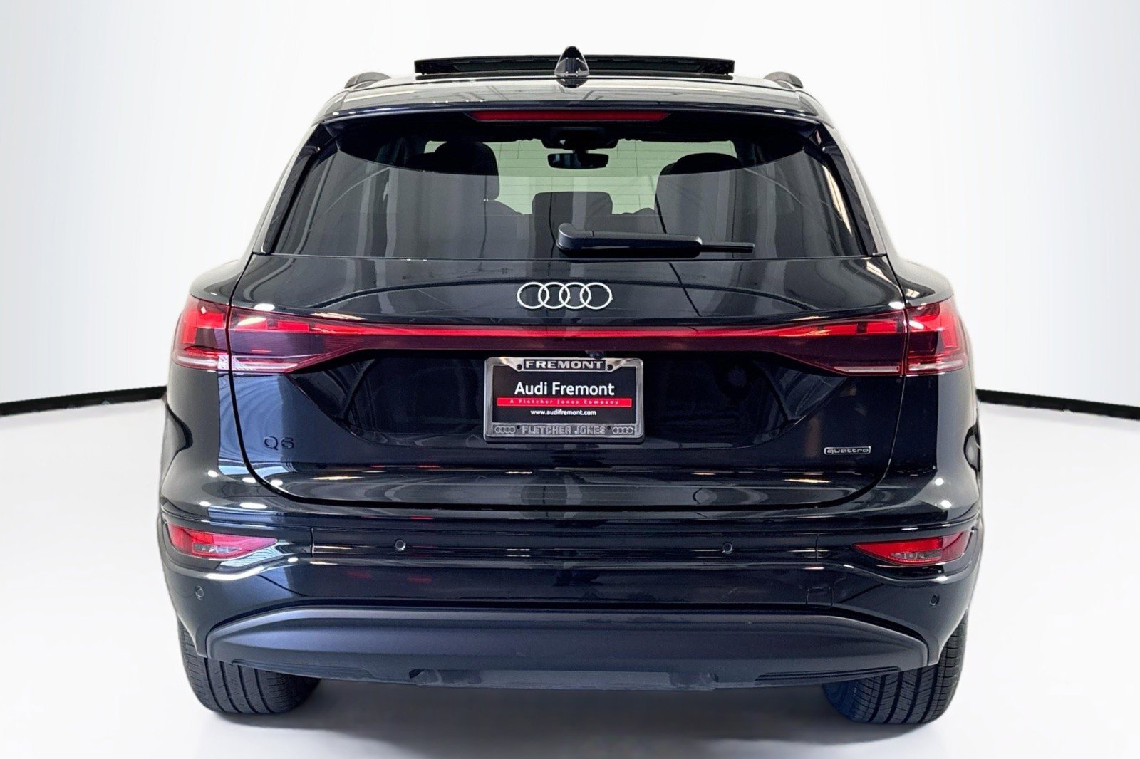 Used 2025 Audi Q6 e-tron Prestige AWD/4WD image 6