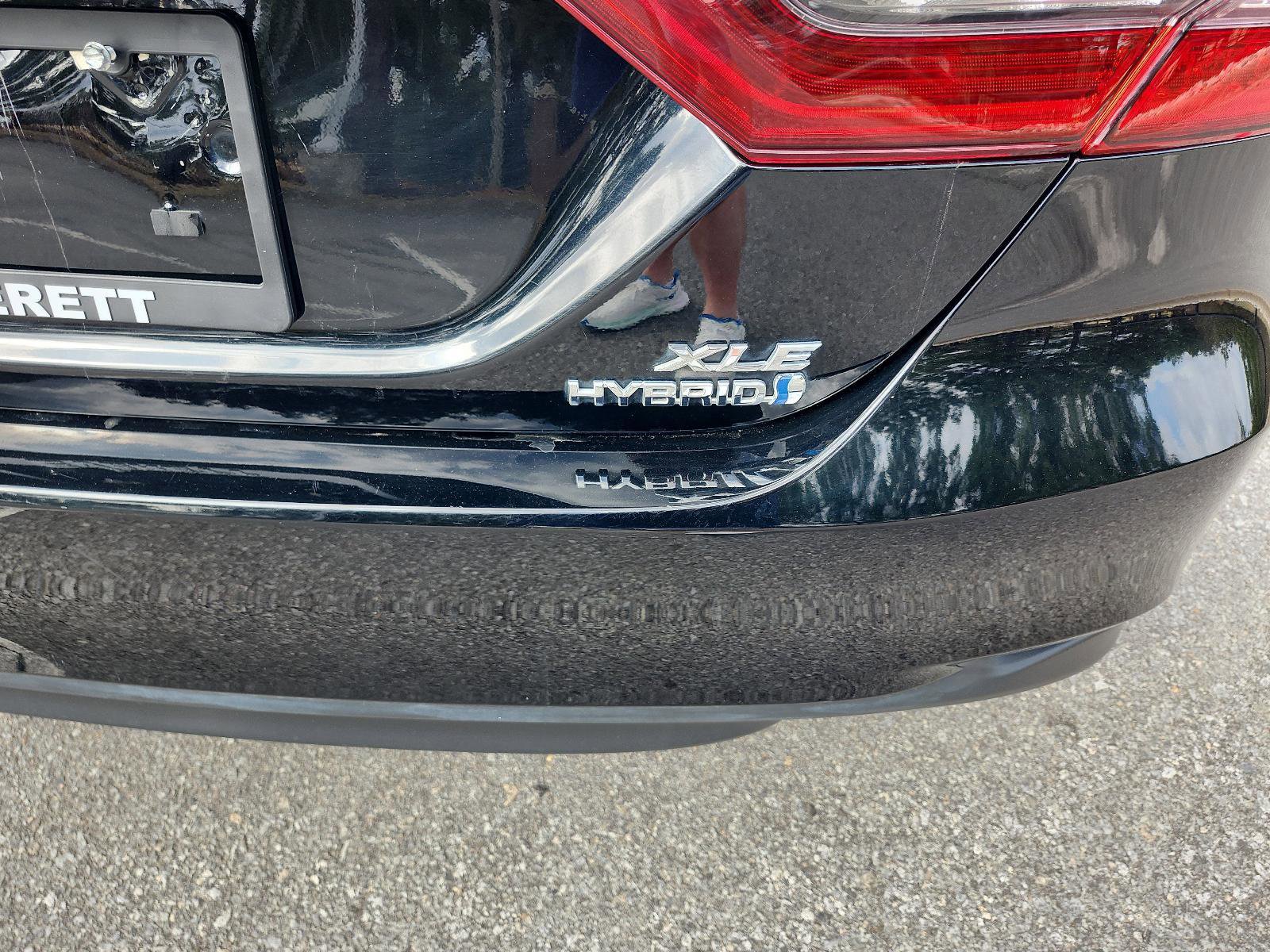 Used 2023 Toyota Camry XLE w/ Navigation Package image 5