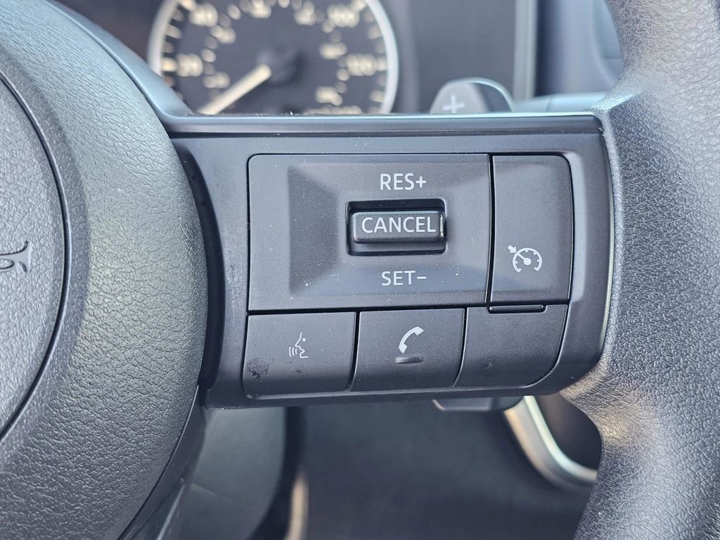 Used 2024 Nissan Rogue S image 22