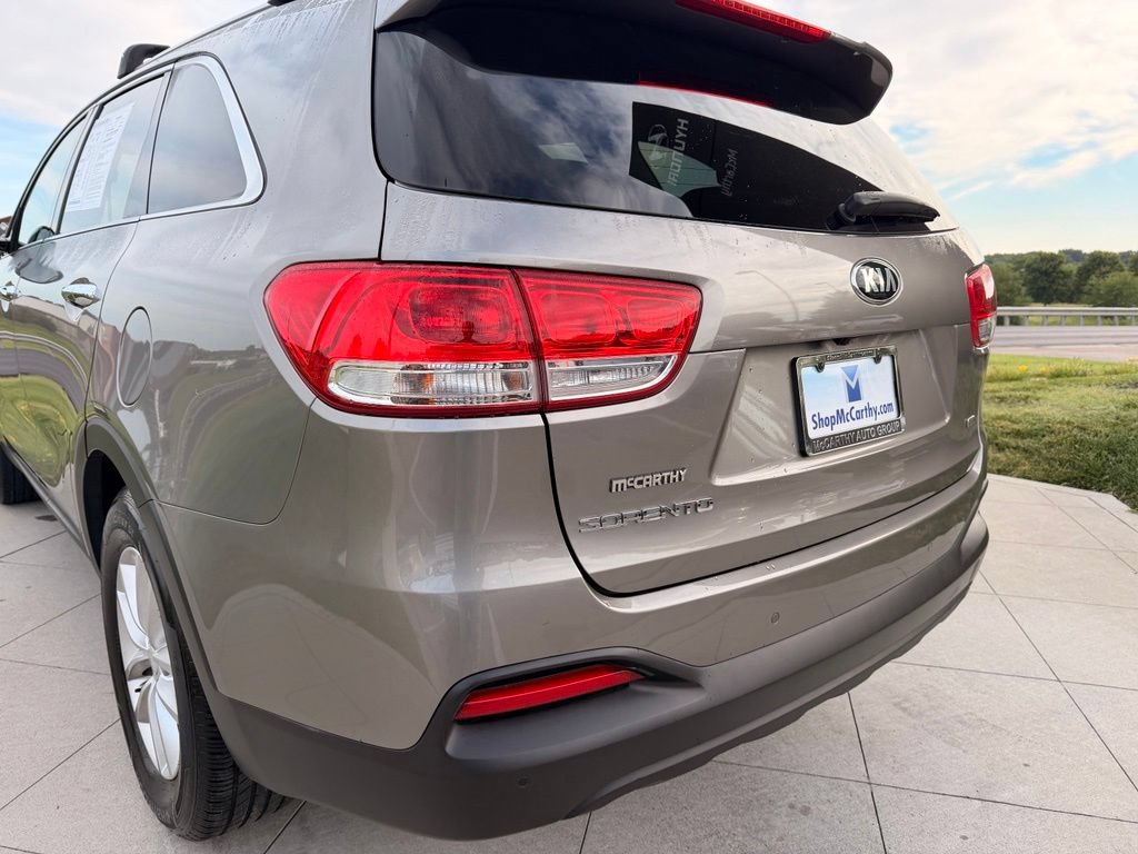 Used 2017 Kia Sorento FWD w/ LX Convenience Package image 36
