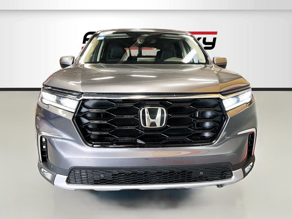 Used 2025 Honda Pilot EX-L image 2