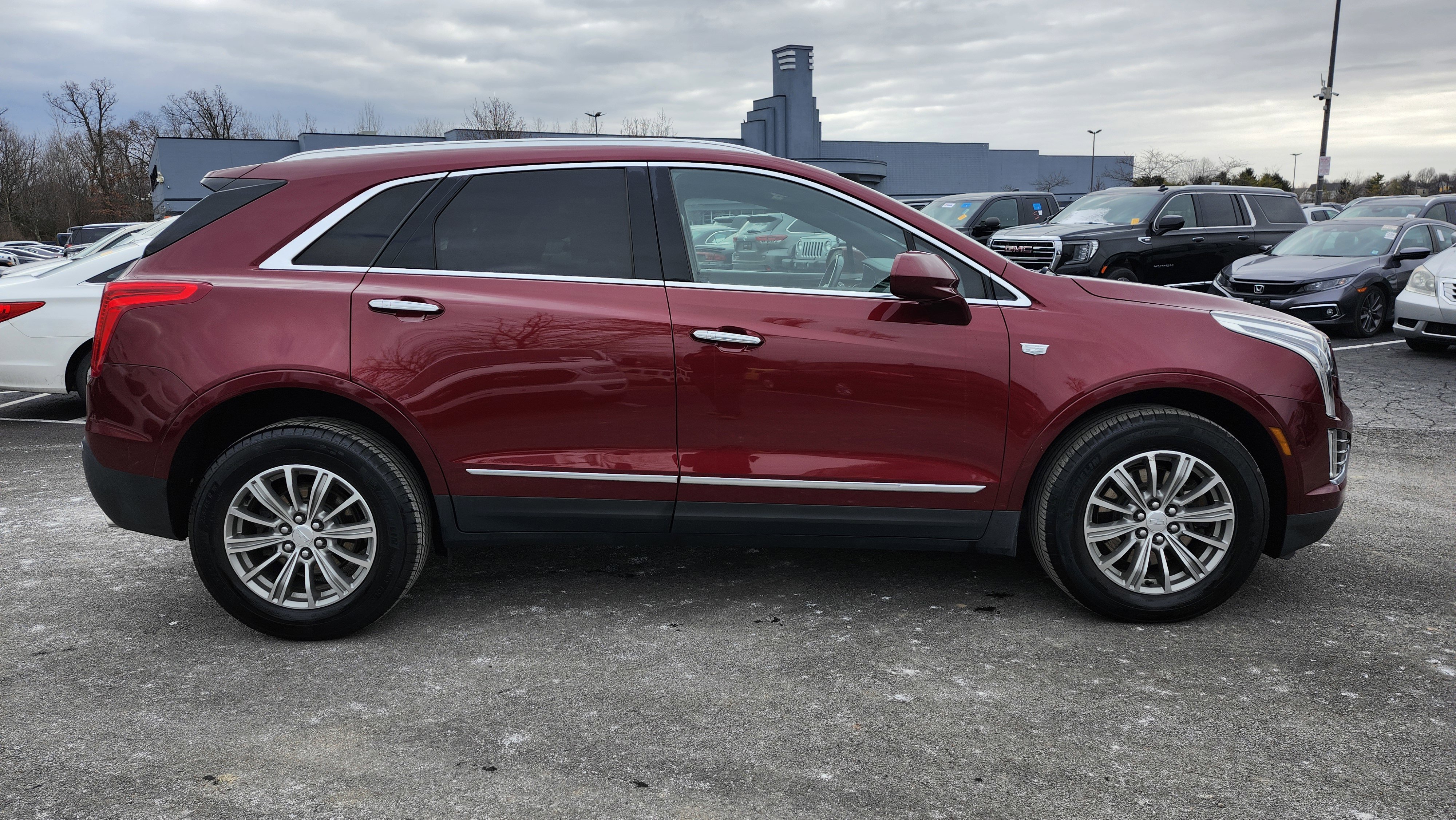 Used 2018 Cadillac XT5 Luxury w/ Driver Awareness Package image 18