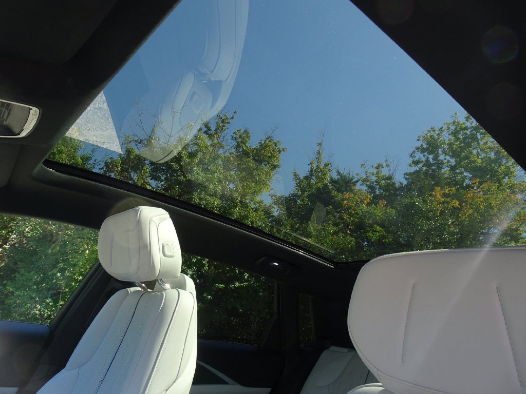 Used 2024 Cadillac Lyriq Sport RWD image 10