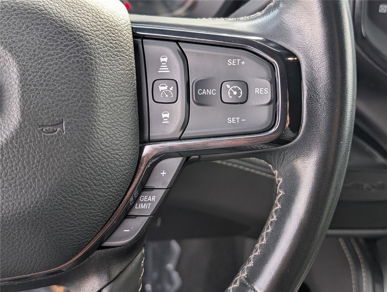 Used 2023 RAM 2500 Limited image 27