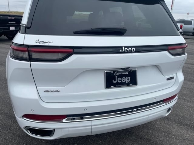 Used 2023 Jeep Grand Cherokee Overland AWD/4WD image 12