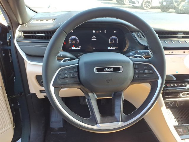 New 2026 Jeep Grand Cherokee L Limited w/ Luxury Tech Group II AWD/4WD image 5
