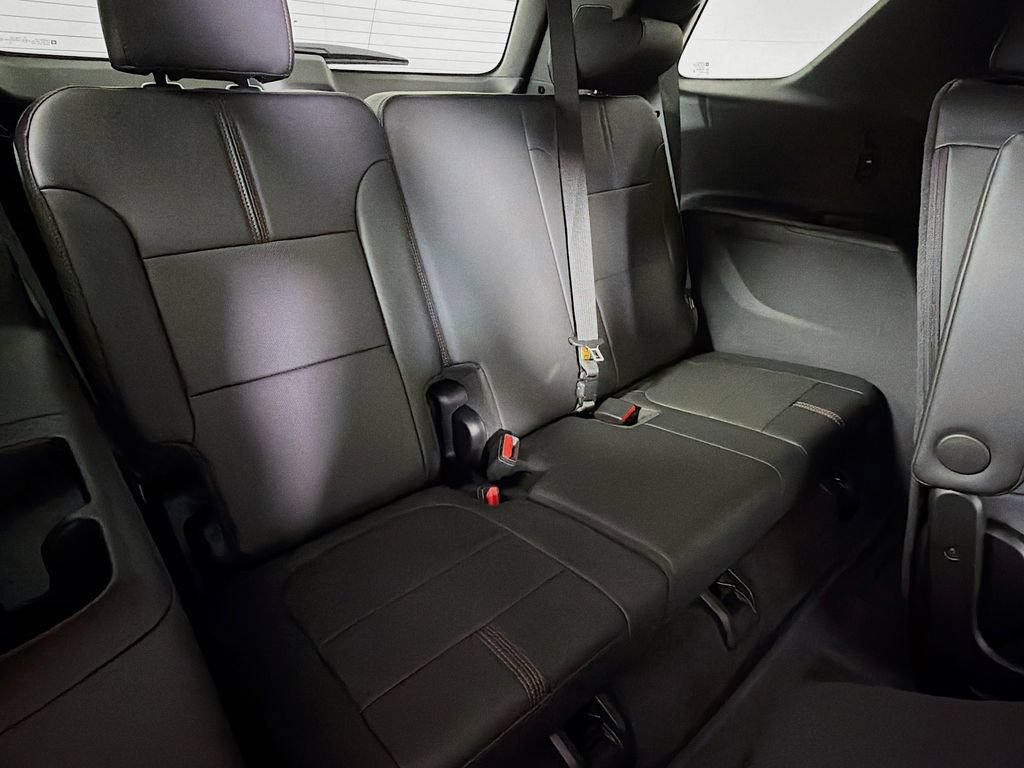 Used 2024 Chevrolet Traverse RS w/ LPO, Floor Liner Package AWD/4WD image 25
