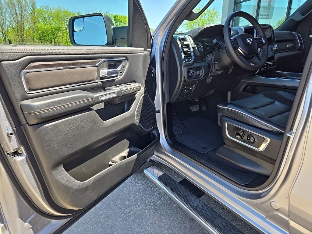 Used 2025 RAM 1500 Laramie w/ Sport Appearance Package AWD/4WD image 36
