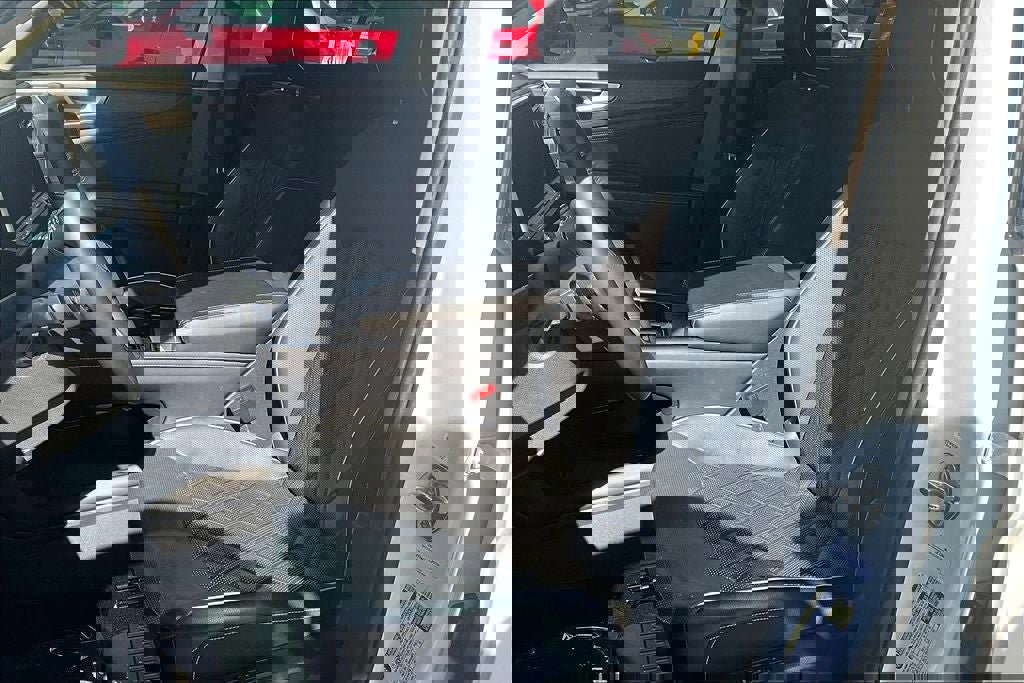 Certified 2024 Volkswagen Atlas SEL Premium R-Line image 18