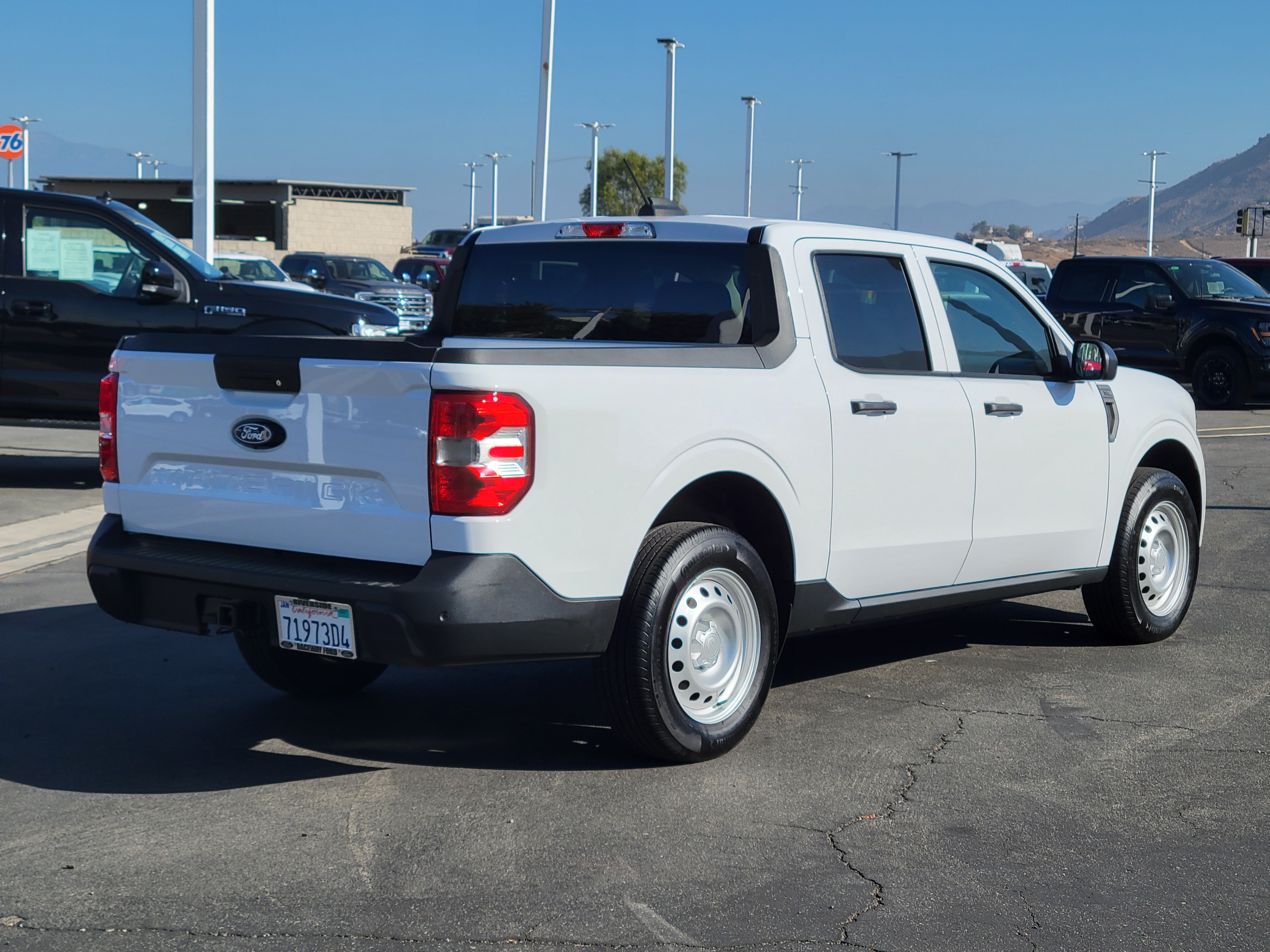 Used 2025 Ford Maverick XL FWD image 2