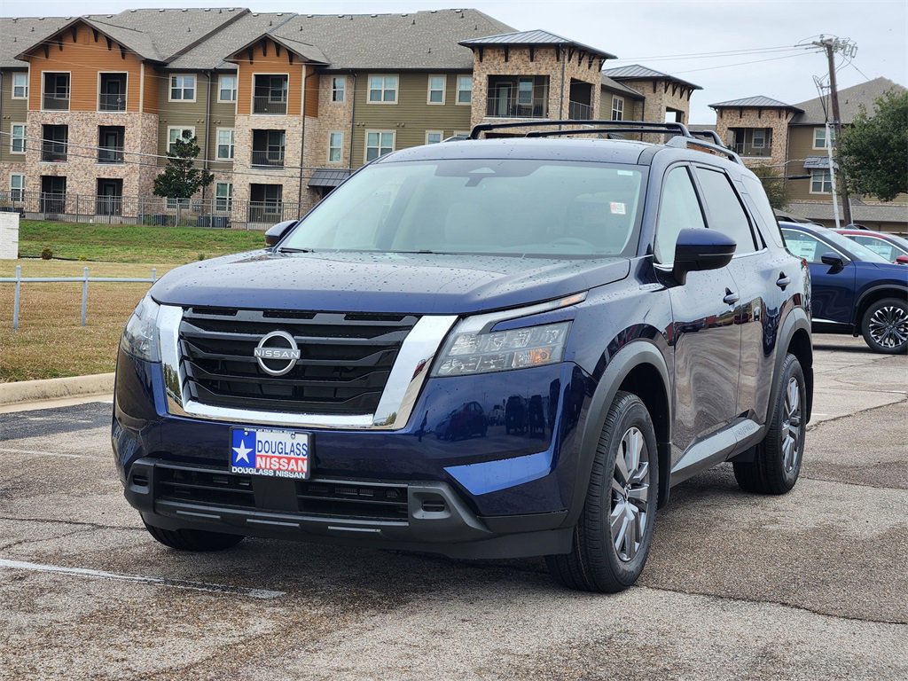New 2025 Nissan Pathfinder SV image 2