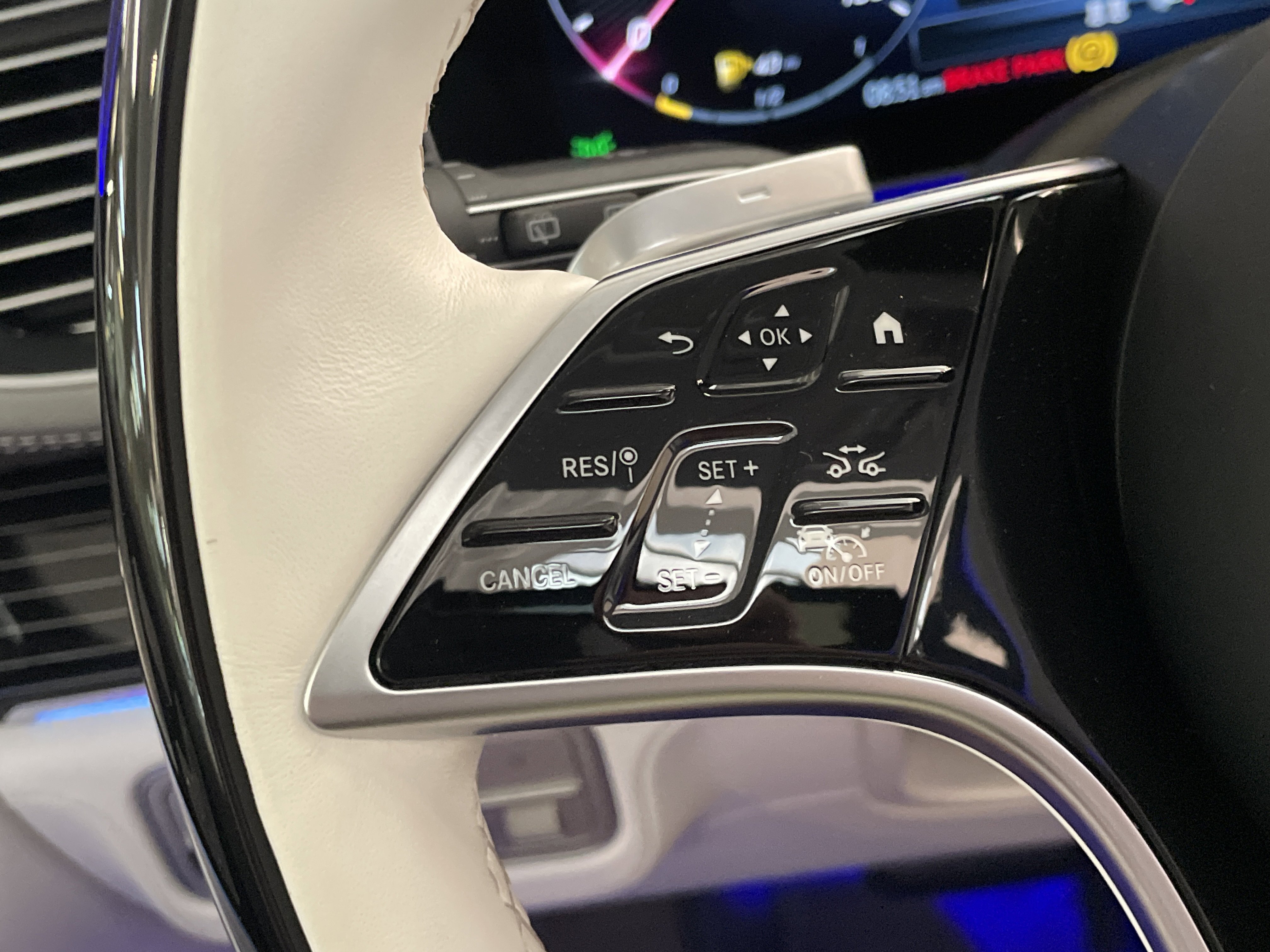 Certified 2025 Mercedes-Benz Maybach GLS 600 4MATIC image 26