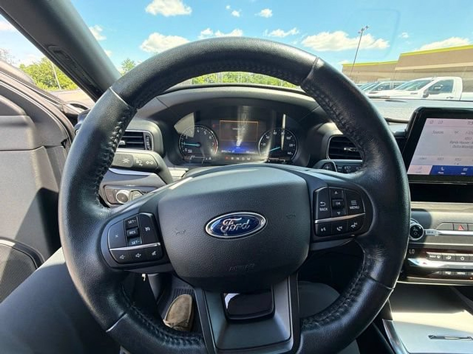 Used 2020 Ford Explorer XLT w/ Equipment Group 202A AWD/4WD image 20