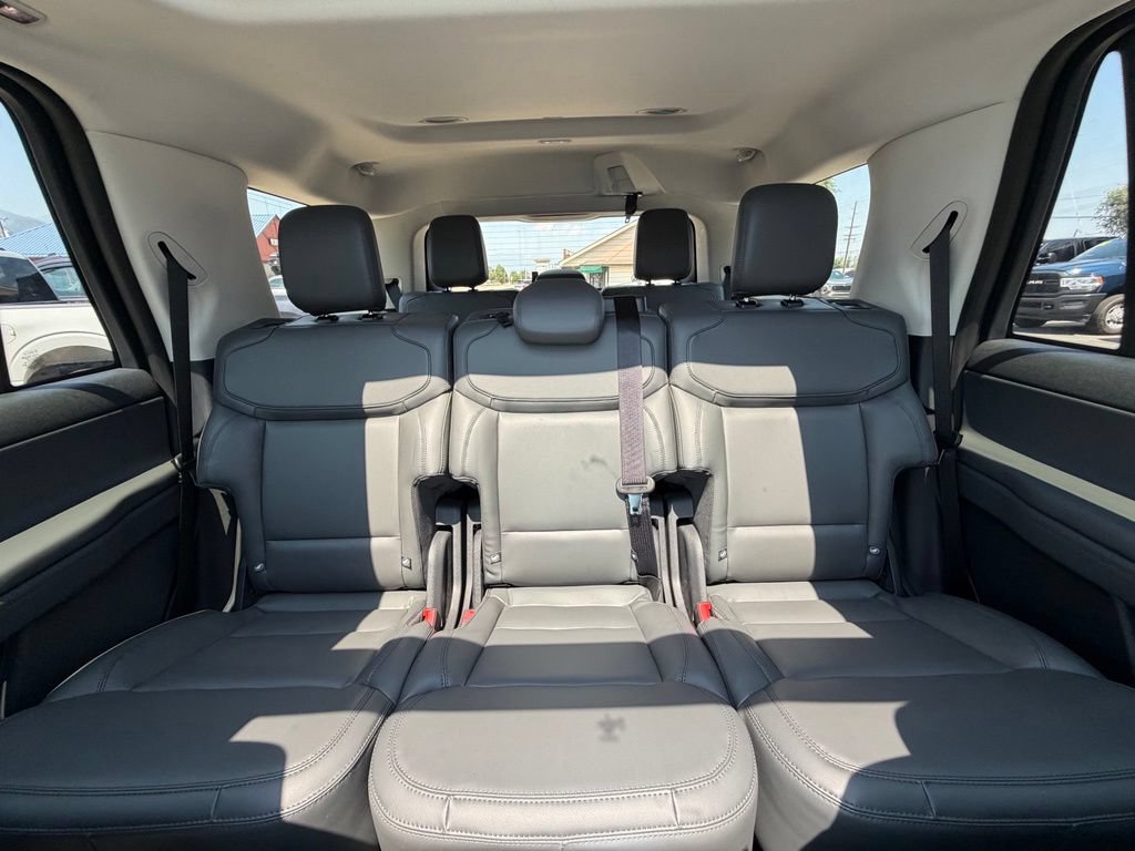 Used 2026 Ford Expedition Active AWD/4WD image 17