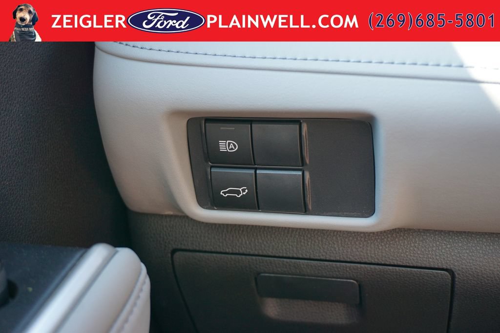 Used 2022 Toyota Highlander LE AWD/4WD image 30
