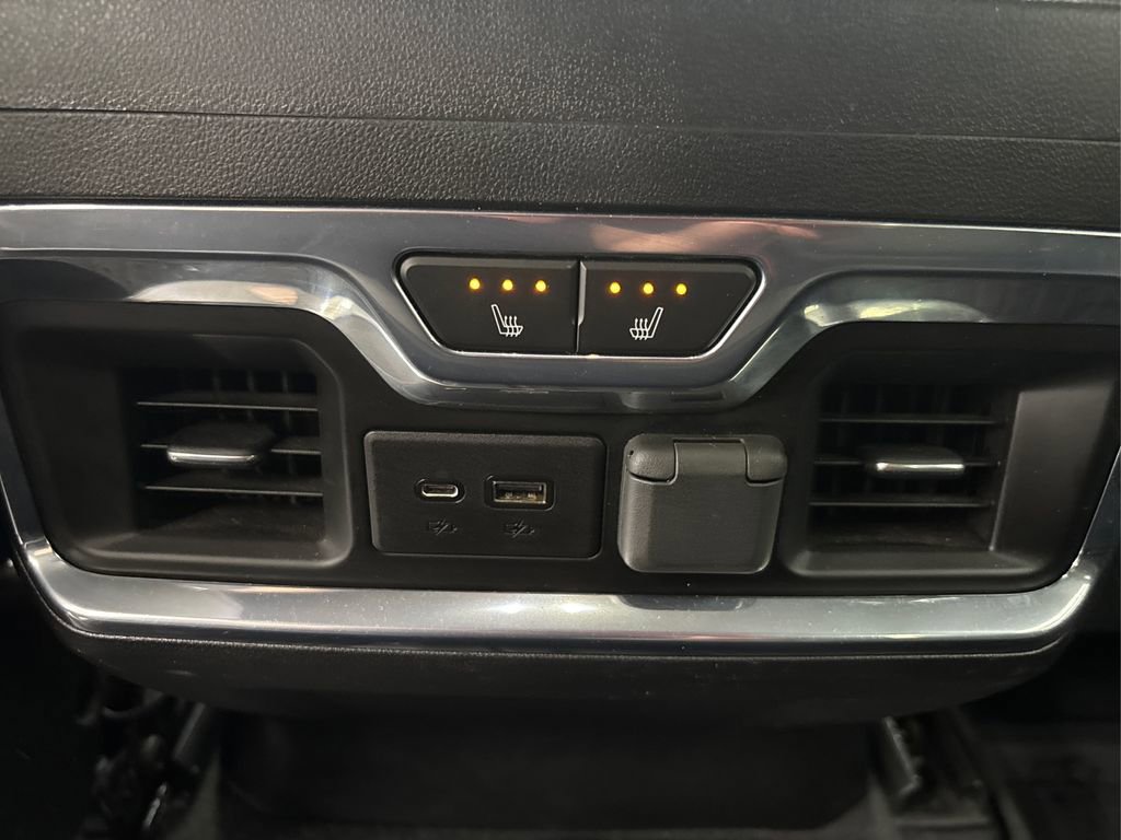 Used 2021 Chevrolet Silverado 1500 High Country image 35