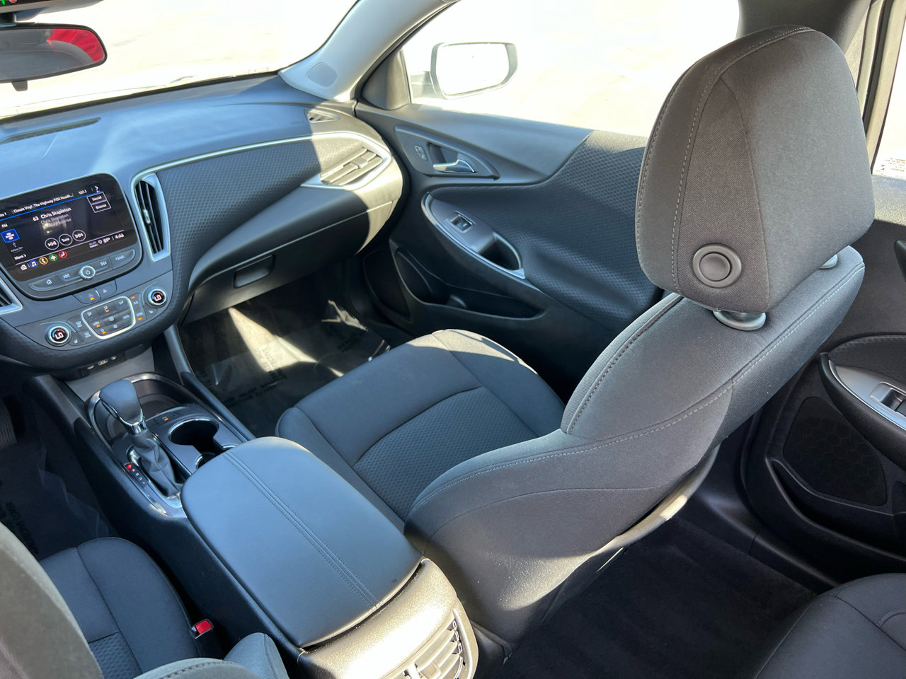 Used 2025 Chevrolet Malibu LT image 56