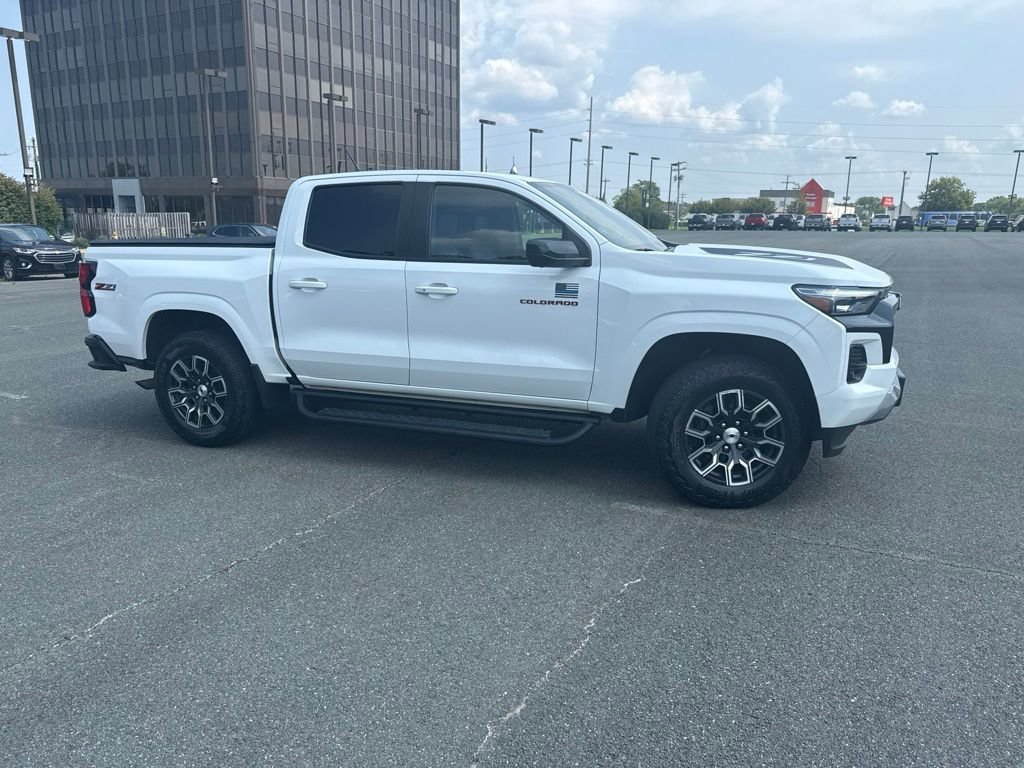 Used 2023 Chevrolet Colorado Z71 w/ Z71 Convenience Package 2 AWD/4WD image 3