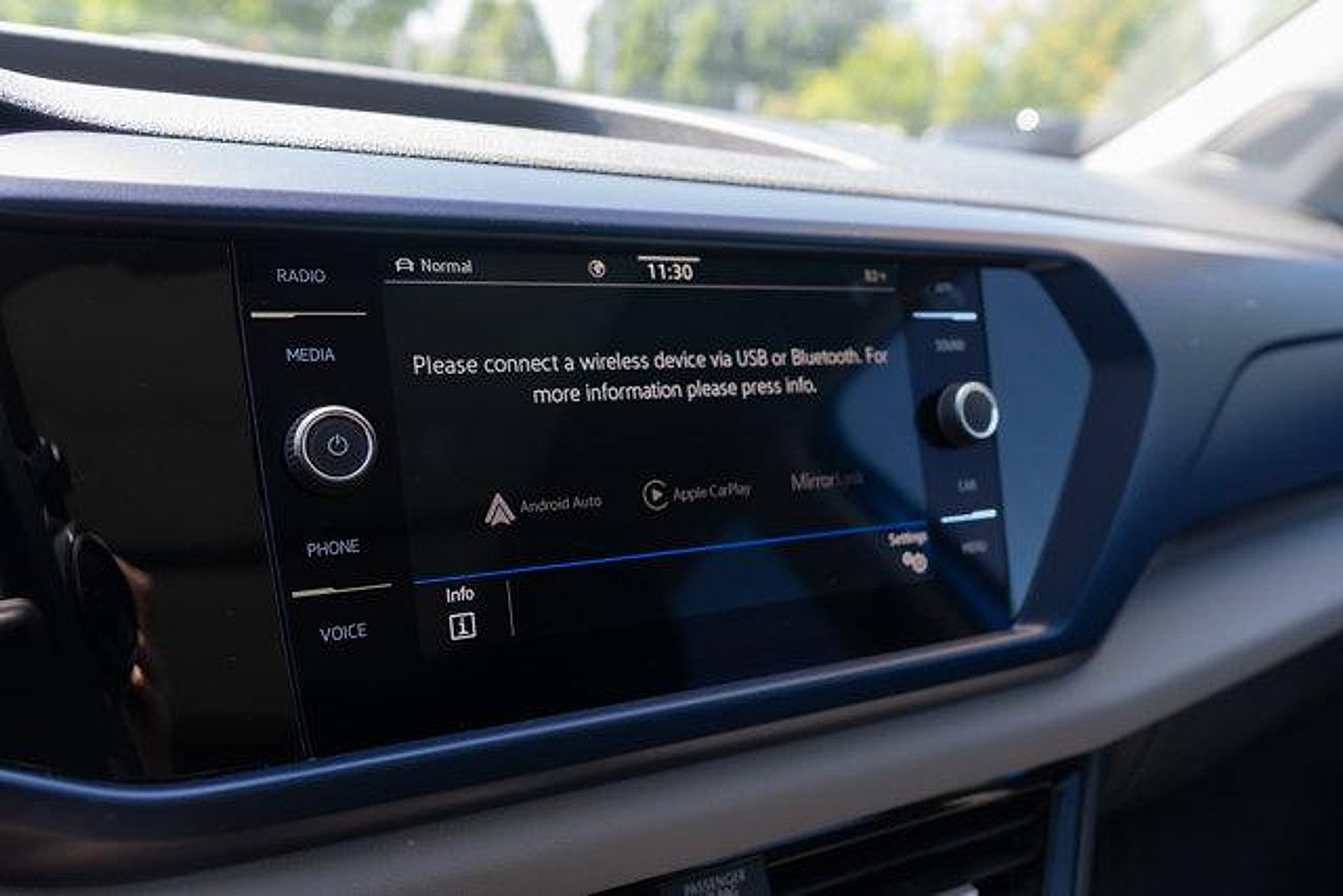 Certified 2023 Volkswagen Taos SE w/ Panoramic Sunroof Package AWD/4WD image 16