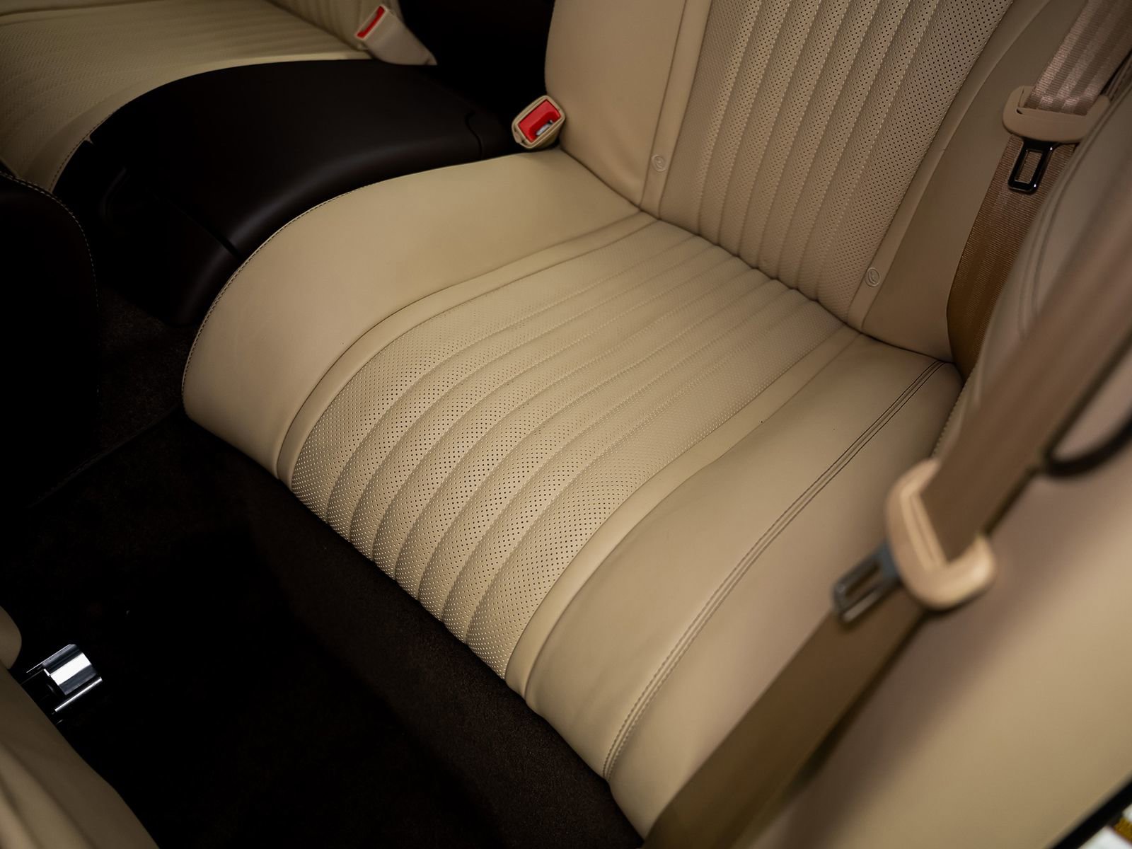 Used 2017 Bentley Continental GT image 39