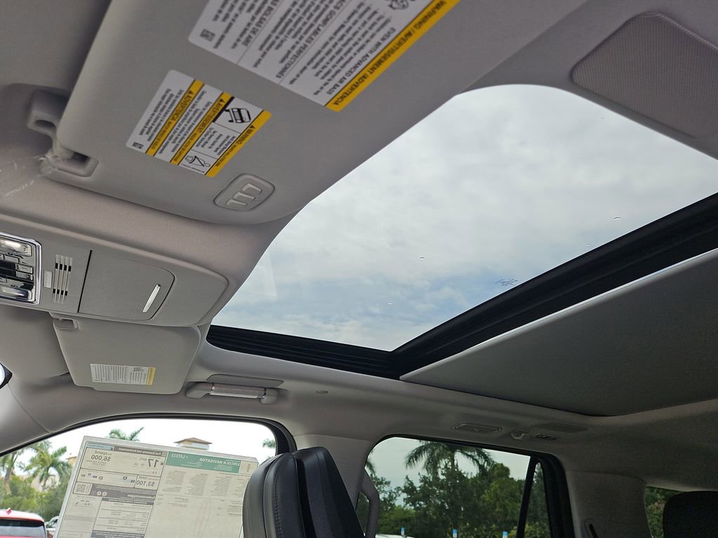 New 2025 Lincoln Navigator L Reserve image 25