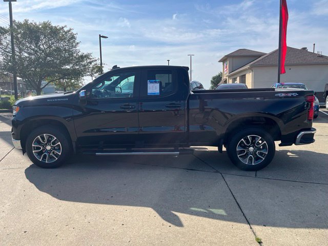 Certified 2024 Chevrolet Silverado 1500 LT AWD/4WD image 7